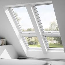Mehr Licht Luft Und Leben Unterm Dach Mit Grosszugigen Fensterkombinationen Von Velux Inspiration Infos Und Preise Hier Roof Window Loft House Velux
