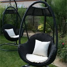 Les Produits Les Conseils Et Les Idees Pour Le Bricolage La Decoration Et Le Jardin Leroy Merlin Balancelle De Jardin Jardin Noir Jardins