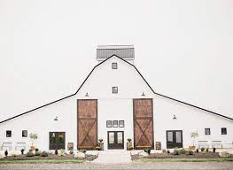 White Willow Farms Indiana Wedding Venue Indianawedding Bloomington Weddingvenues Wedding Wedding Venues Indiana White Barn Wedding Venue Indiana Wedding