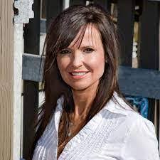 Dixie Gunter's Instagram, Twitter & Facebook