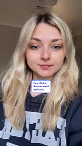 How to Reach Out to Art Directors As An Illustrator