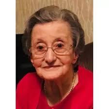 Anne Mcaleer's Instagram, Twitter & Facebook