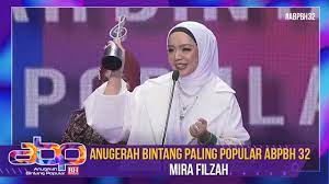 Siapakah yang akan dinobatkan sebagai bintang paling popular. Mira Filzah Anugerah Bintang Paling Popular Abpbh 32 Abpbh32 Youtube