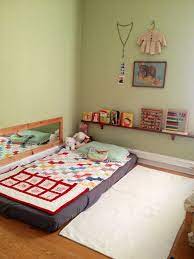 Interior kamar tidur cowok tidak perlu berlebihan. 60 Desain Kamar Tidur Anak Lesehan Praktis Aman Dan Nyaman Rumahku Unik