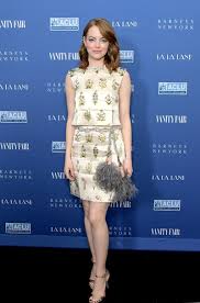 Emily jean emma stone was born in scottsdale, arizona, to krista (yeager), a homemaker, and jeffrey charles stone, a contracting company founder and ceo. Emma Stone Tragt Kaylee Spotted Choo World Jimmy Choo