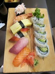 Sushi Combo Platter By Macam On Flickr Nourriture Japonaise Cuisine Et Vin Cuisine Japonaise