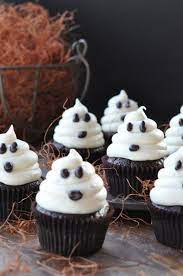 Ghosts On Halloween Carrot Cake Cupcakes Fast And Easy Everyday Southwest Recipe Halloween Cupcakes Halloween Desserts Halloween Cupcakes Easy