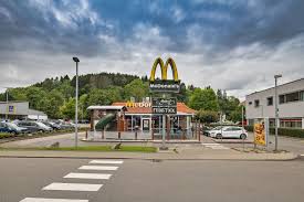 Bei mcdonalds gibt es zum frühstück ganz andere produkte als sonst. Mcdonalds Nagold Haiterbacher Strasse 68
