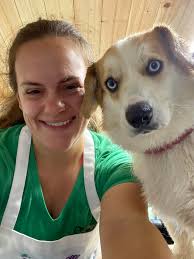 She's an uncoordinated queen 🫣 #corgi #doglife #doglover #dogdad