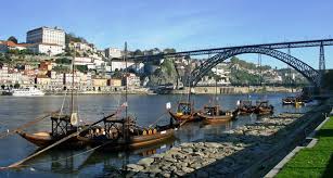 The city itself isn't very populous (about 300,000 inhabitants), but the porto metropolitan area (greater porto) has some 2,500,000 inhabitants in a 50km radius. Porto Travel Guide Local Porto Porto City Guide And Local Travel Tips