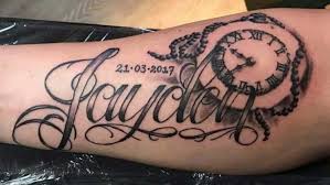 Sometimes just using an outline can create a wonderful tattoo design. 101 Amazing Pocket Watch Tattoo Ideas You Need To See Outsons Men S Fashion Tips And Style Guide For 2020