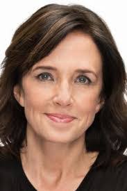 Leah Roach's Instagram, Twitter & Facebook