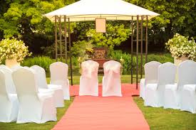 Stuhlhussen hochzeitsdekoration verleih stretch stuhlhusse stuhlbezug mieten hochzeit. Stuhlhussen Creme Mieten Ab 1 50 Euro Gunstig Und Zuverlassig