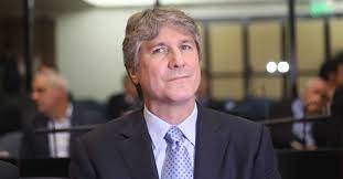 Amado boudou quedó en libertad condicional en la causa ciccone, en la que fue condenado a 5 años y 10 meses de prisión por intentar quedarse con el 75% de las acciones de la empresa que imprime papel moneda. Ciccone Case Prosecutors Again Asked That Amado Boudou Return To Prison After Confirmation Of The Sentences Fiji Broadcasting Corporation Ltd