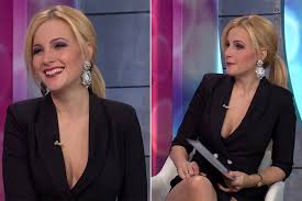 See a recent post on tumblr from @slejmshow about várkonyi andrea. Varkonyi Andreat Ilyen Szexinek Ritkan Latni Meresz Ruhaban Vezetett Musort Hazai Sztar Femina