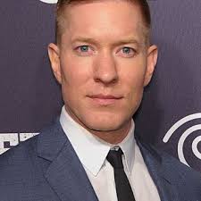 Tommy Egan (played by Joseph Sikora) outfits