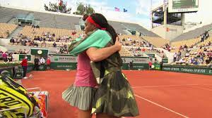 Teenage american coco gauff is on a mission to be the greatest after vanquishing venus williams in their highly anticipated rematch at the australian open. French Open Very Sporting Coco Gauff Gives Jennifer Brady Hug Claps Her Off Court After Injury Ends Match Eurosport