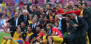 Simeone era jugador rojiblanco en la primera, simeone ha sido entrenador rojiblanco en las otras dos. El Atletico De Madrid Se Proclama Campeon De Liga Bbva 2013 14