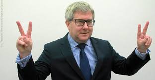 Poseł na sejm i (wak) i iii (aws) kadencji, deputowany parlamentu europejskiego pe vi (samoobrona. Czarnecki Jechal Zezlomowanym Kabrioletem W Zimie Rozne Sa Dziwactwa Twierdzi Terlecki Koduj24 Pl