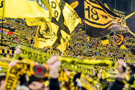Für bvb fans aus der ganzen welt. The Daily Bee January 12th 2017 Bvb Fans Boycott Monday Night Game Fear The Wall