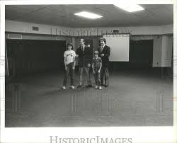 1982 Press Photo Lee Hartsell, James Graham & boys, Tarrant Middle School,  AL