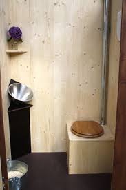 Die Gut Aussehende Benutzerfreundliche Und Okologische Kompost Toilette Kurzum Okoje Innenansicht Inklusive Pissior Komposttoilette Gartentoilette Kompost
