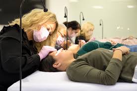 Read this guide to learn more about starting a. How To Do Your Clients Eyelash Extensions Like A Pro