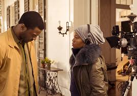 فيلم ماما حامل ونشرت الفنانة ليلى علوي صورة لها بجوار بوستر فيلمها الجديد ماما حامل والذي تم طرحه في دور العرض السينمائي 3 يونيو الجاري. Screen Weekly