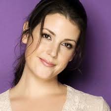 Australian Melanie Lynskey Perfect As Rose On 2 1 2 Men Headshots Women Beauty Melanie