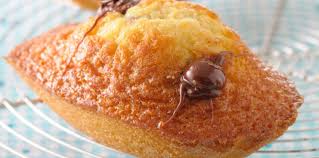Madeleines Aux Pepites De Chocolat Facile Et Rapide Decouvrez Les Recettes De Cuisine Actuelle