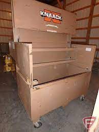 Complete with optional shelving units included, heavy duty handles on both sides, you will be able to store tools or anything else with 16 (cu) ft storage space. Knaack Gang Box With Wheels 60x30x49in Industrial Machinery Equipment Electrical Test Equipment Online Auctions Proxibid