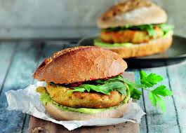 Burger Z Ciecierzycy Z Musem Awokado