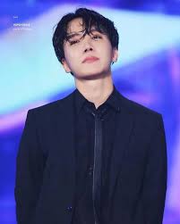These K Pop Idols Rock The All Black Look And Absolutely Slay The Trend Whether It S Cargo Pants Or A Suit These Idols Rock The M Hoseok Jung Hoseok Taehyung