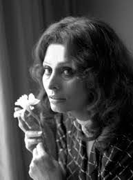 Annette Chaplin's Instagram, Twitter & Facebook