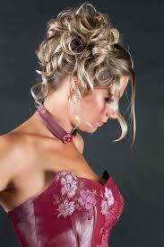 Chignon Haut Boucle Recherche Google Coiffure Mariee Chignon Cheveux Mi Long Chignon Mariee