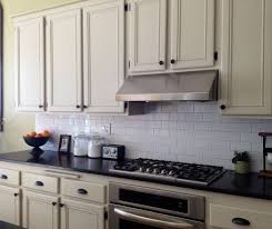 Painting kitchen cabinets not only can give your kitchen a revamp, but is also a great solution for cabinets kitchen with beige cabinets, brass faucet, brass kitchen knobs, brass sink, scandinavian kitchen desing. Benjamin Moore Tapestry Beige Beige Kitchen Kitchen Remodel Living Room Kitchen