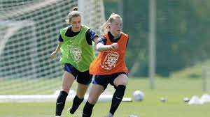 Het zal een moeizame wedstrijd worden voor de oranjeleeuwinnen, desondanks zal nederland zich met een nipte overwinning plaatsen voor de finale. Lekkere Binnenkomer Voor Broekie Jill Baijings Bij Oranje Leeuwinnen Omroep Brabant