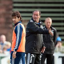 Schalke ist ein krasser sanierungsfall, die entscheidungen im sport sind jetzt von schicksalhafter. Schalke Hammer Legende Raul Als Nachfolger Fur Trainer David Wagner Im Gesprach Fussball