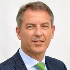 Michael Lithgow CBE (@Michael_lithgow)