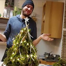 Christbaum Deko Idee Aus Dem Wald Gartendekoselbermachen Christbaum Deko I Weihnachtsschmuck Rustikal Weihnachtsdekoration Fur Draussen Deko Garten Weihnachten