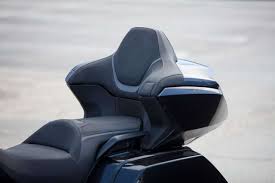 Manteniendo el seis cilindros en línea ha rebajado su peso en más de 6 kilos y honda ha equipado a la nueva gl1800 goldwing con un completo paquete de electrónica con acelerador electrónico, 4 modos de. Honda Gold Wing 2021 Mehr Stauraum Und Soziuskomfort