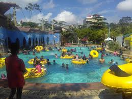 150.000 (seratus lima puluh ribu rupiah) yang juga berlaku setiap hari. Caribbean Island Waterpark Balikpapan