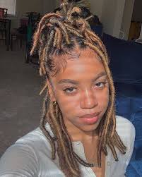 Ready к ship'blonde бабочка locs парик плетеные кружева закрытие косы парик 10 . 25 Trendy Ways To Pull Off Short Faux Locs Stayglam