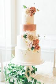 Chateau Wedding In Ottawa For The Modern Romantic Chocolate Wedding Cake Romantic Wedding Cake Wedding Cakes