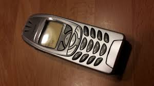 Nokia 6310i in Schwarz-Gold, Schwarz ...