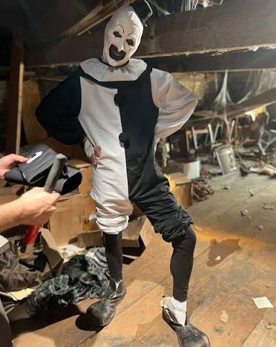 MY TERRIFIER 3 JOURNEY PART ONE. 1. @davidhowardthornton CLOWNIN AROUND. 2.  GETTING MY HEAD CAST @tinsleystudio WITH @tinsleymua @heathen_fx 3.  MUSCULAR SKELETAL RENDER 4&5. WEIRD STUFF I DISCOVERED ON SET. 6. MICHAEL