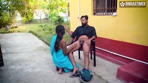 Desi Majdur Ki Patni ke sath kaam dene ke bahane Malik ne Doodh Nikal Nikal  Ke Khub pela Ghar ke Bahar ( Hindi Audio ) watch online