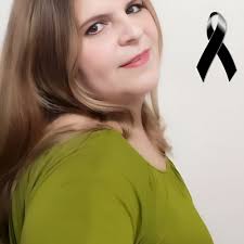 Volvió a su natal RD desde los Estados Unidos, pero tristemente, para  despedirla para siempre y todos lloran su partida. 😭 Primer comentario.