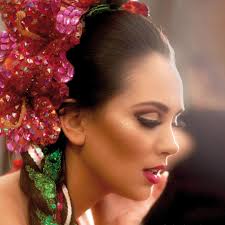 Un encuentro con Fátima Jordán Reina del Carnaval Cruceño 2019!! Una reina  con mucha simpatía y carisma!! 🔝🔝🔝🔝 Fatima Jordan Ph: Julio Gonzalez  Pablo Manzoni @alestivariz @paoville1 @paulolimpiasmendez @_vojko_  @karlitabauer @roxanaschaiman ...