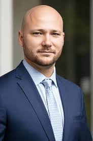 Ali Wray's Instagram, Twitter & Facebook